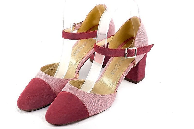 Chaussure femme à brides : Chaussure côtés ouverts bride cou-de-pied couleur rouge framboise et rose vieux rose. Bout rond. Talon mi-haut bottier Vue avant - Florence KOOIJMAN