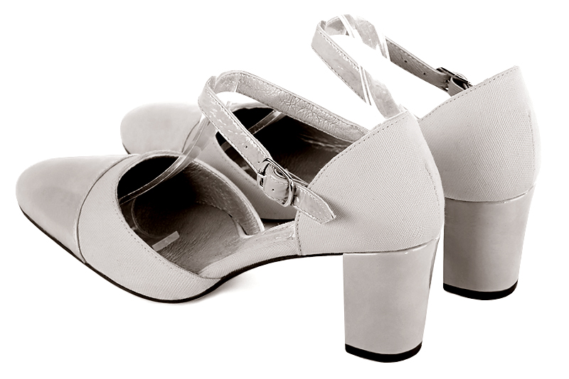 Chaussure femme à brides : Chaussure côtés ouverts bride cou-de-pied couleur gris perle. Bout rond. Talon mi-haut bottier. Vue arrière - Florence KOOIJMAN