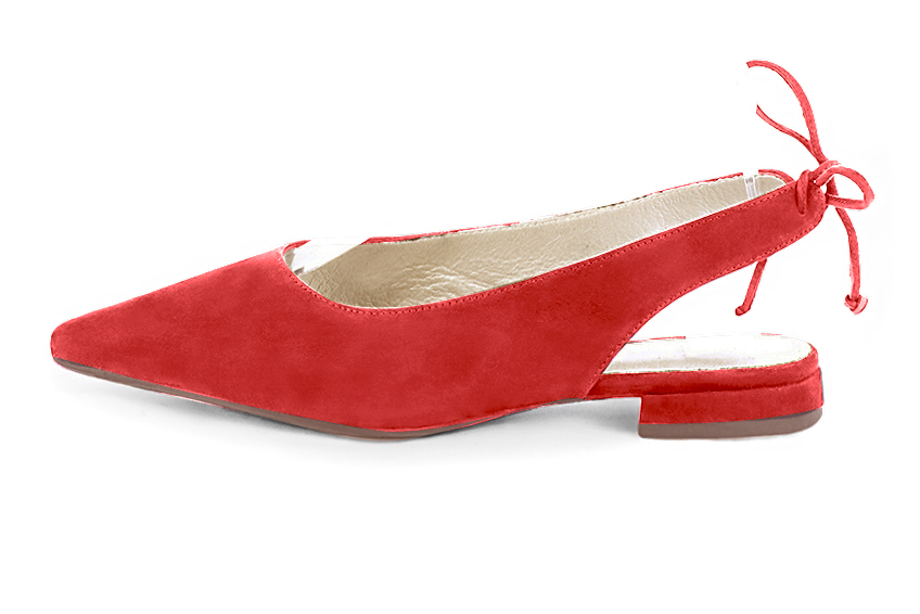 Chaussure femme à brides :  couleur rouge coquelicot. Bout pointu. Talon plat évasé. Vue de profil - Florence KOOIJMAN