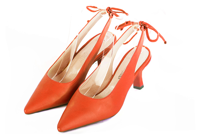 Chaussure femme à brides :  couleur orange clémentine. Bout pointu. Talon mi-haut bobine Vue avant - Florence KOOIJMAN