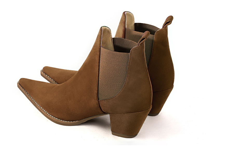 Boots femme : Boots élastiques sur les côtés couleur marron caramel. Bout pointu. Talon mi-haut conique. Vue arrière - Florence KOOIJMAN