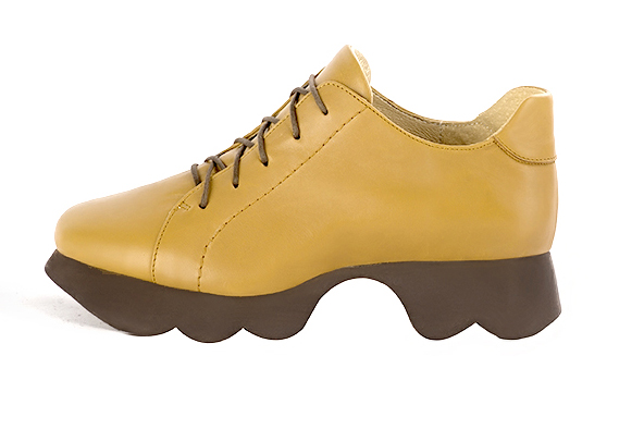 Chaussure femme à lacets : Derby sport couleur jaune ocre.. Vue de profil - Florence KOOIJMAN