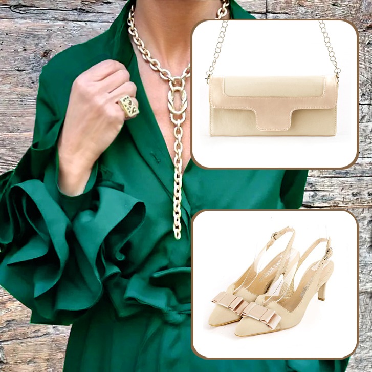 Escarpins bride arrière avec un noeud et pochette pour cérémonie assortis à une tenue blanc ivoire et or.