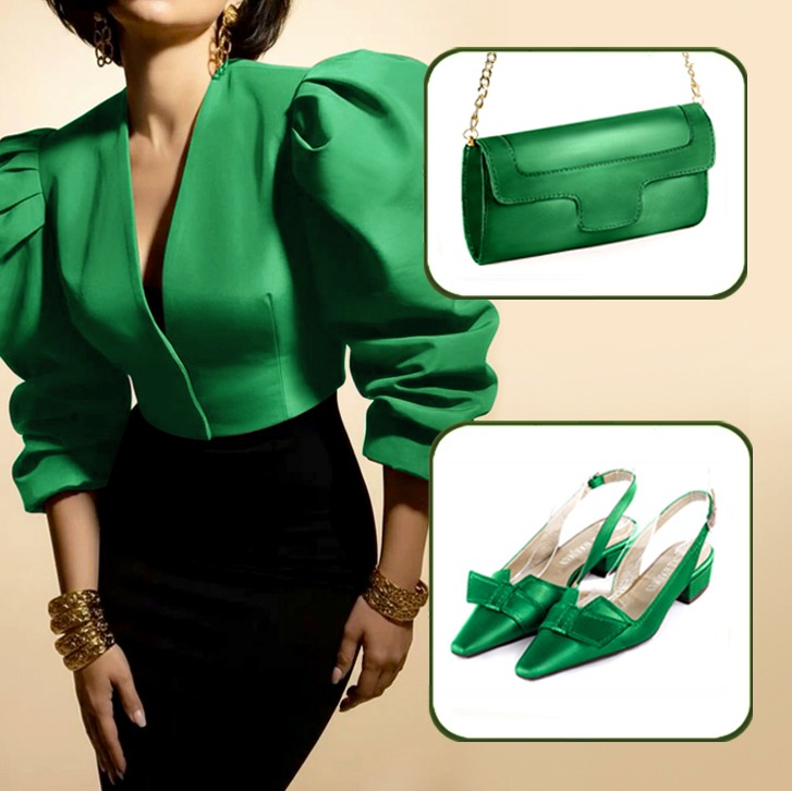 Escarpins bride arrière avec un noeud et pochette pour cérémonie assortis à une tenue vert émeraude