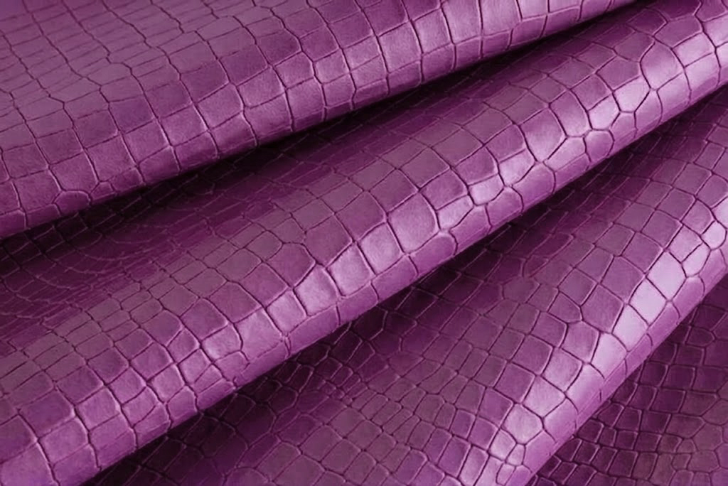 Cuir impression crocodile violet mauve pour escarpins, pochettes, baskets, bottines, bottes - Florence KOOIJMAN