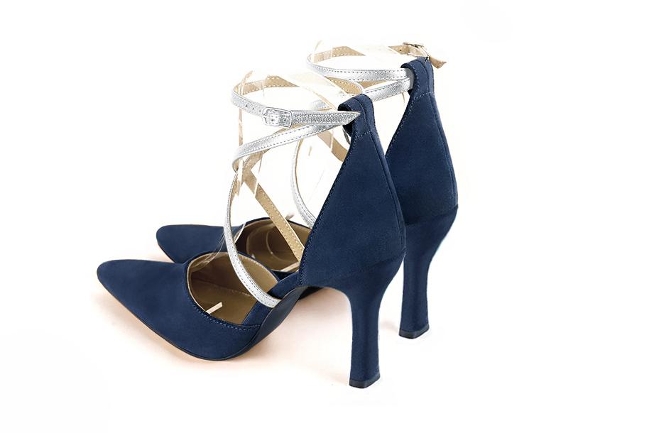 Escarpins habillés brides croisées côtés ajourés en cuir bleu marine et argent à talon bobine de 9.5 cm et bout effilé - Vue arrière