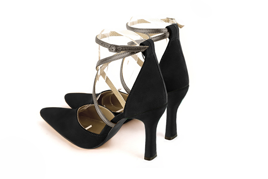Escarpins habillés brides croisées côtés ajourés en cuir noir mat et marron taupe à talon bobine de 9.5 cm et bout effilé - Vue arrière
