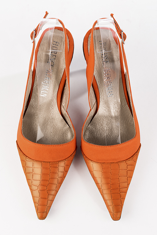 Chaussure femme à brides :  couleur orange abricot. Bout pointu. Talon haut conique. Vue du dessus - Florence KOOIJMAN