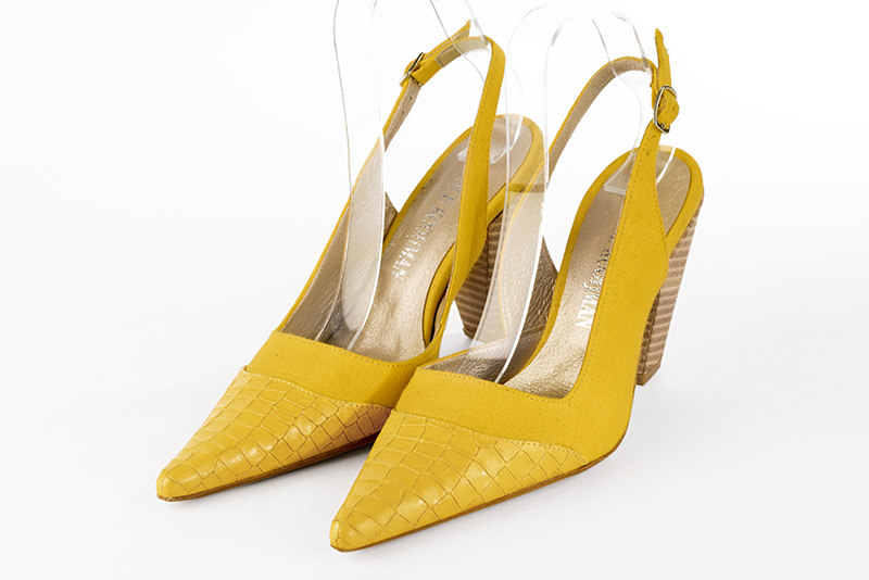 Chaussure femme à brides :  couleur jaune soleil. Bout pointu. Talon haut conique Vue avant - Florence KOOIJMAN