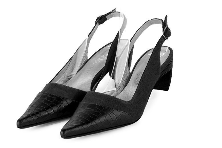 Chaussure femme à brides : couleur noir satiné. Bout pointu. Talon mi-haut virgule Vue avant - Florence KOOIJMAN
