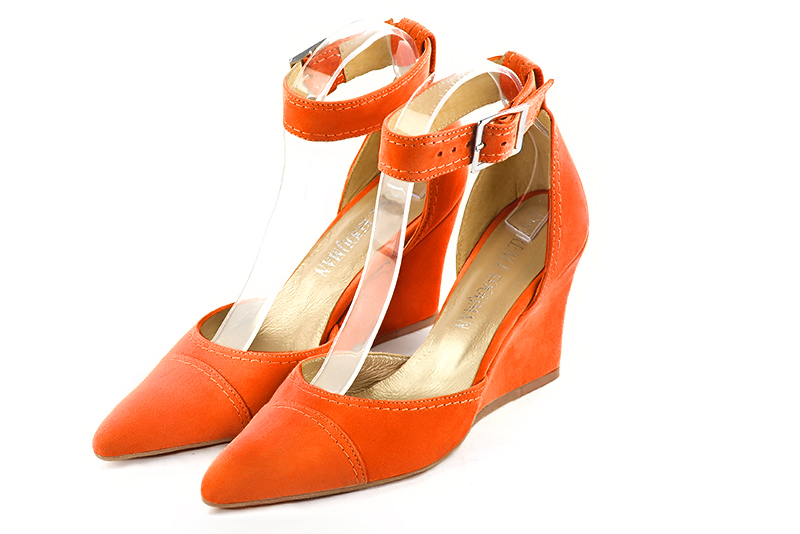 Chaussure femme côtés ouverts : Chaussure femme ouverte sur les côtés bride cheville couleur orange clémentine. Talon haut. Talon compensé. Bout effilé - Florence KOOIJMAN