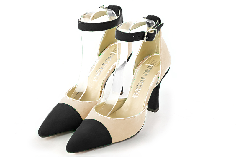 Chaussure femme à brides : Chaussure côtés ouverts bride cheville couleur noir mat et blanc ivoire. Bout effilé. Talon très haut bobine Vue avant - Florence KOOIJMAN