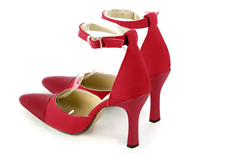 Chaussure femme à brides : Chaussure côtés ouverts bride cheville couleur rouge carmin. Bout effilé. Talon très haut bobine. Vue arrière - Florence KOOIJMAN