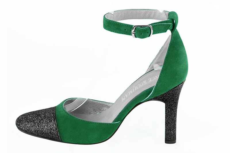 Chaussure femme à brides : Chaussure côtés ouverts bride cheville couleur noir brillant et vert émeraude. Bout rond. Talon très haut trotteur. Vue de profil - Florence KOOIJMAN