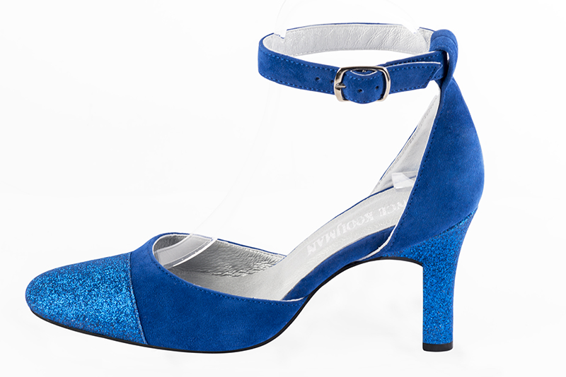 Chaussure femme à brides : Chaussure côtés ouverts bride cheville couleur bleu électrique. Bout rond. Talon haut trotteur. Vue de profil - Florence KOOIJMAN