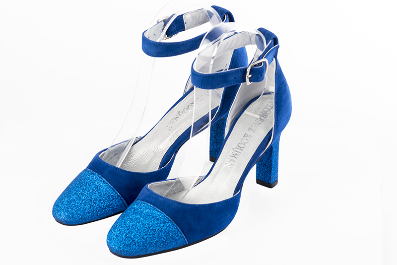 Chaussure femme à brides : Chaussure côtés ouverts bride cheville couleur bleu électrique. Bout rond. Talon haut trotteur Vue avant - Florence KOOIJMAN