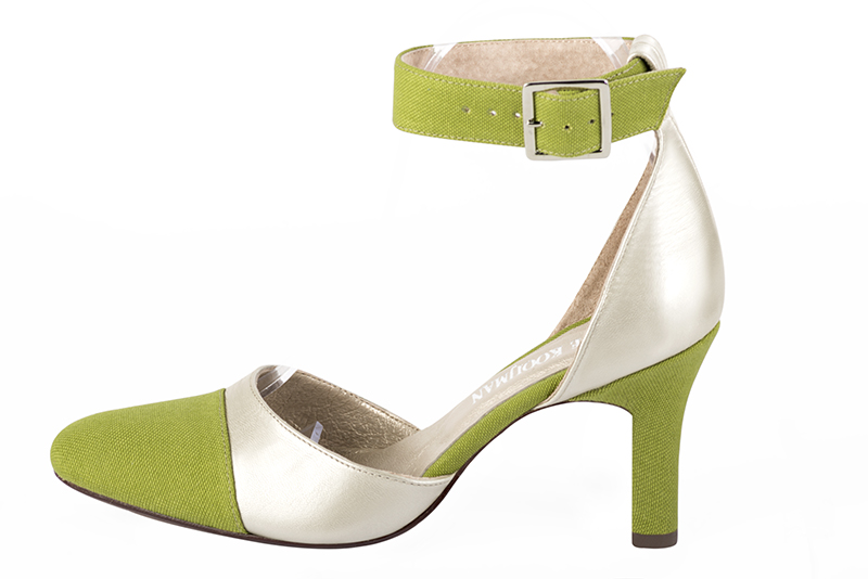 Chaussure femme à brides : Chaussure côtés ouverts bride cheville couleur vert anis et blanc cassé. Bout rond. Talon haut trotteur. Vue de profil - Florence KOOIJMAN