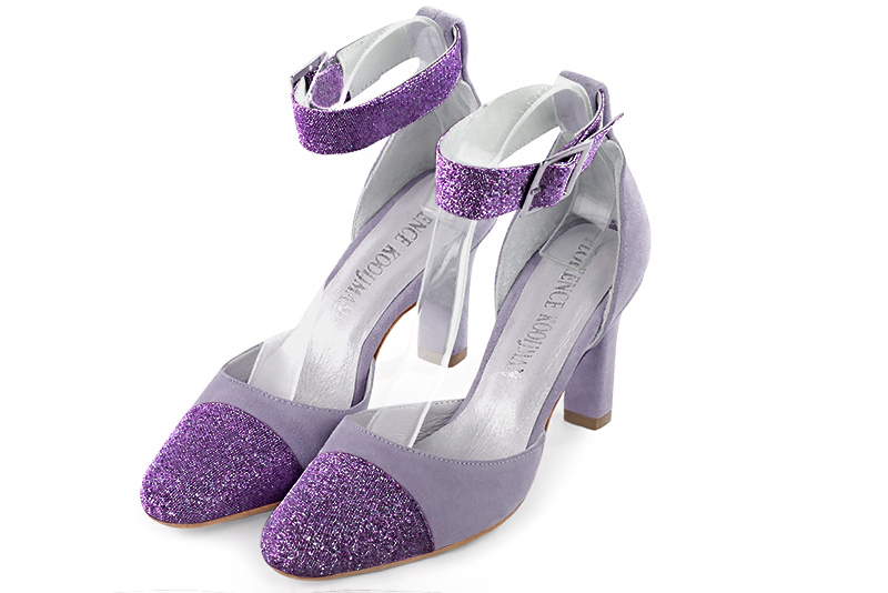 Chaussure femme à brides : Chaussure côtés ouverts bride cheville couleur violet améthyste. Bout rond. Talon haut trotteur Vue avant - Florence KOOIJMAN