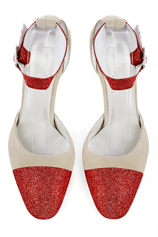 Chaussure femme à brides : Chaussure côtés ouverts bride cheville couleur rouge coquelicot et blanc ivoire. Bout rond. Talon haut trotteur. Vue du dessus - Florence KOOIJMAN