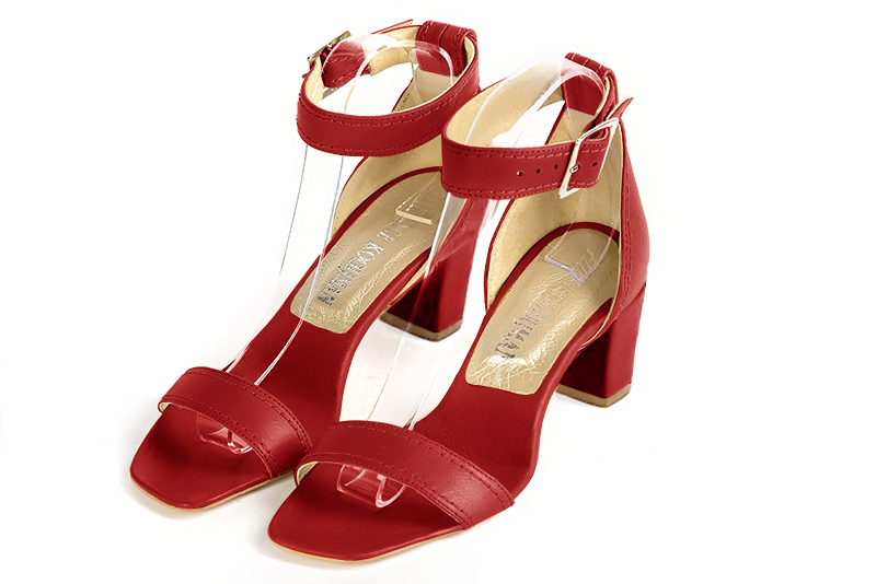 Sandale femme : Sandale soirées et cérémonies couleur rouge coquelicot. Bout carré. Talon mi-haut bottier Vue avant - Florence KOOIJMAN