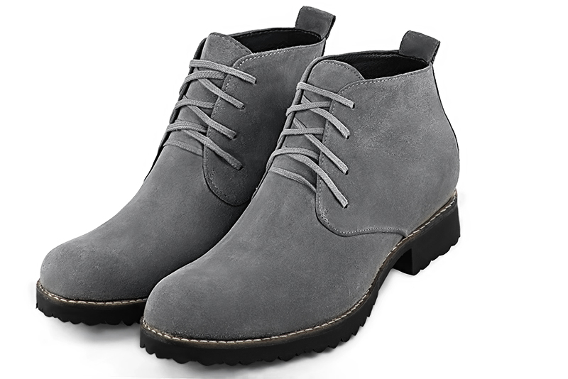 Boots homme : Bottines et boots homme élégantes et raffinées en couleur gris tourterelle. Bout rond. Semelle gomme talon plat Vue avant - Florence KOOIJMAN