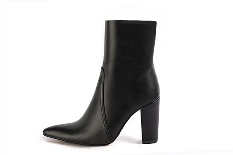 Bottines habillées femme zip côté intérieur en cuir noir satiné à talon bottier de 9.5 cm et bout effilé - Vue de profil