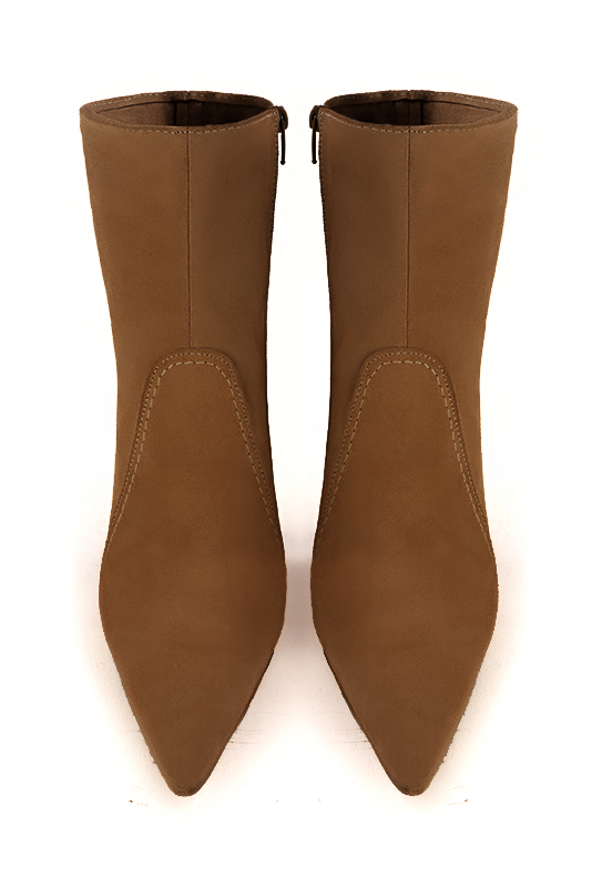 Boots femme : Boots fermeture éclair à l'intérieur couleur marron caramel. Bout pointu. Talon haut fin. Vue du dessus - Florence KOOIJMAN