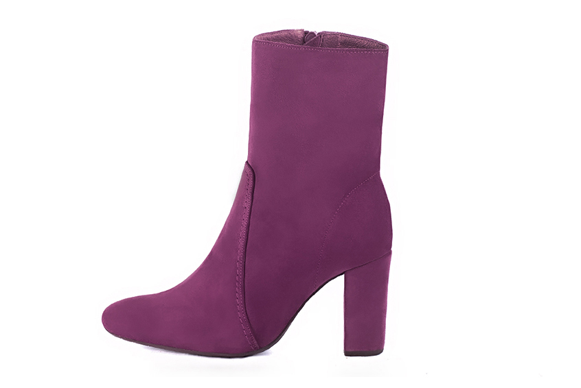 Boots femme : Boots fermeture éclair à l'intérieur couleur violet myrtille. Bout rond. Talon haut bottier. Vue de profil - Florence KOOIJMAN