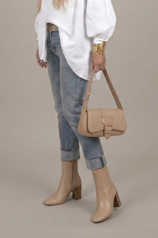 Bottines habillées femme zip côté intérieur en cuir beige sahara à talon bottier de 8.5 cm et bout rond - Vue du dessus