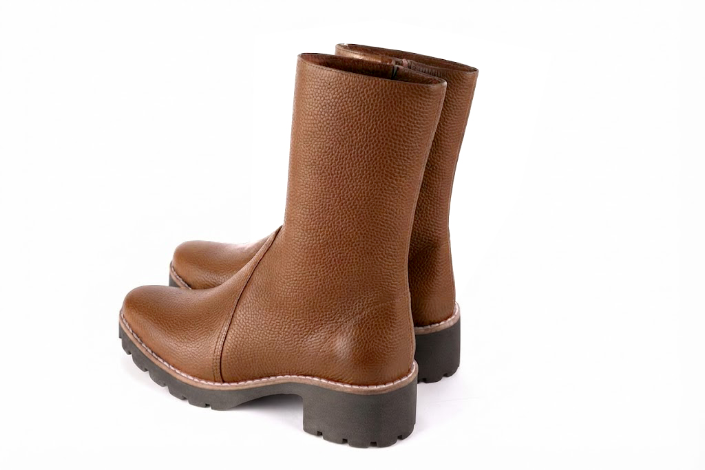 Bottines avec un zip intérieur pour femme en cuir cognac avec bout rond et semelle crantée en gomme - Vue arrière