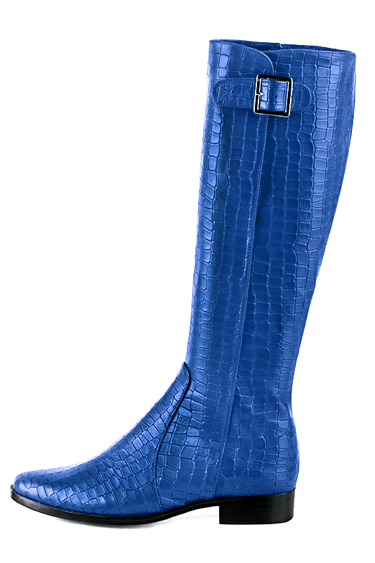 Bottes femme cavalières élégantes et raffinées, réalisées sur mesure, coloris bleu électrique. Bout rond. Semelle cuir plat. Mollets fins ou larges. Personnalisation : Choix des cuirs, des couleurs et des talons. - Florence KOOIJMAN