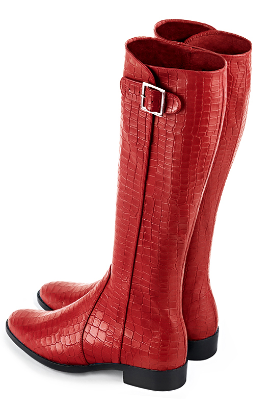 Botte femme : Bottes femme cavalières sur mesures couleur rouge coquelicot. Bout rond. Semelle cuir talon plat. Vue arrière - Florence KOOIJMAN
