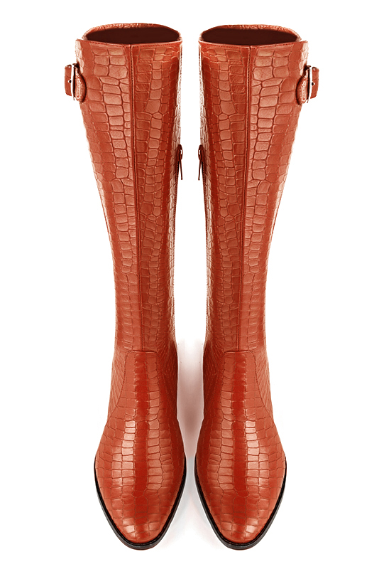 Botte femme : Bottes femme cavalières sur mesures couleur orange corail. Bout rond. Semelle cuir talon plat. Vue du dessus - Florence KOOIJMAN