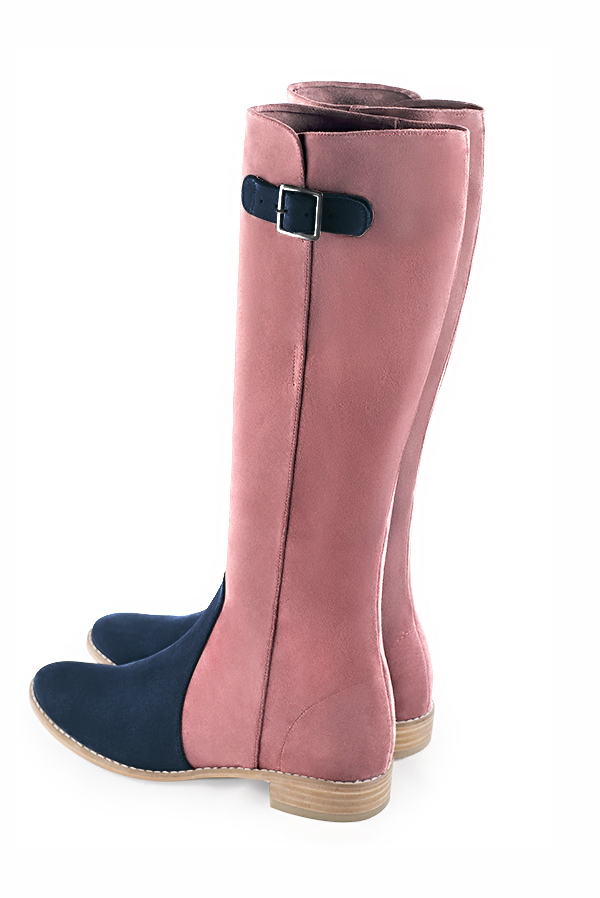 Botte femme : Bottes femme cavalières sur mesures couleur bleu marine et rose vieux rose. Bout rond. Semelle cuir talon plat. Vue arrière - Florence KOOIJMAN