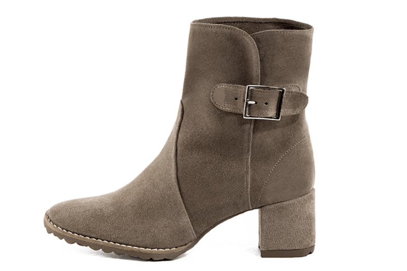 Bottines élégantes et raffinées avec des boucles sur le côté, coloris beige mastic. Bout rond. Talon mi-haut bottier. Personnalisation : Choix des cuirs, des couleurs et des talons. Cou-de-pied sur mesure. - Florence KOOIJMAN