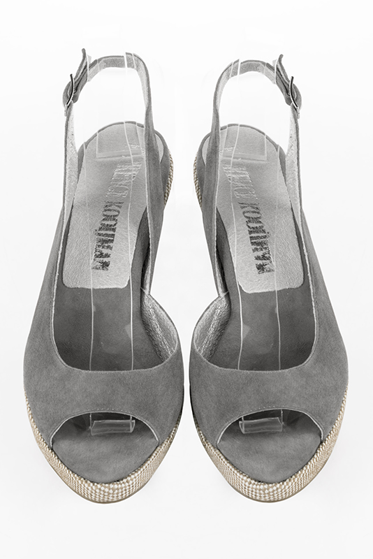 Sandale femme : Sandale soirées et cérémonies couleur gris tourterelle. Bout rond. Semelle compensée talon haut. Vue du dessus - Florence KOOIJMAN