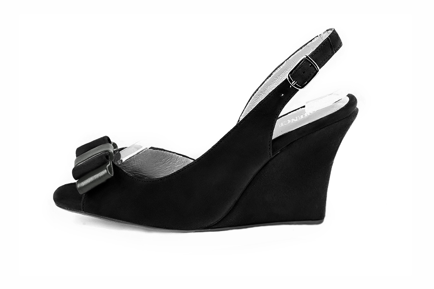 Sandales élégantes et raffinées pour soirées et cérémonies, coloris noir mat. Bout rond. Haut. Talon compensé. Cérémonie, soirée, cocktail, évènementiel. Personnalisation : Choix des cuirs, 
                des couleurs et des talons. Petites et grandes pointures. - Florence KOOIJMAN
