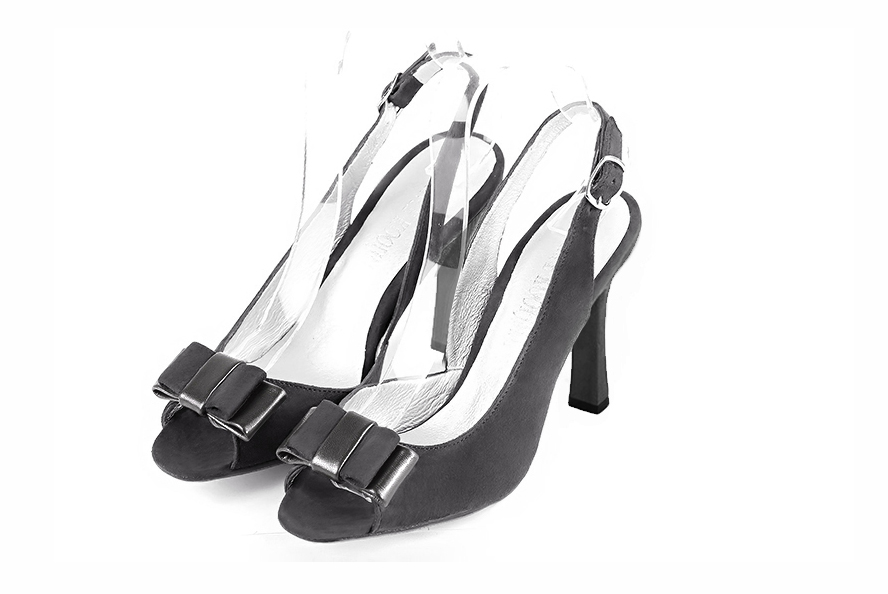 Sandales élégantes et raffinées pour soirées et cérémonies, coloris gris acier. Bout rond. Haut. Talon bobine. Cérémonie, soirée, cocktail, évènementiel. Personnalisation : Choix des cuirs, 
                des couleurs et des talons. Petites et grandes pointures. - Florence KOOIJMAN