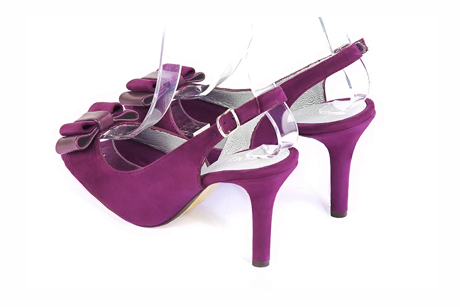 Sandale femme : Sandale soirées et cérémonies couleur violet myrtille. Bout rond. Talon haut fin. Vue arrière - Florence KOOIJMAN
