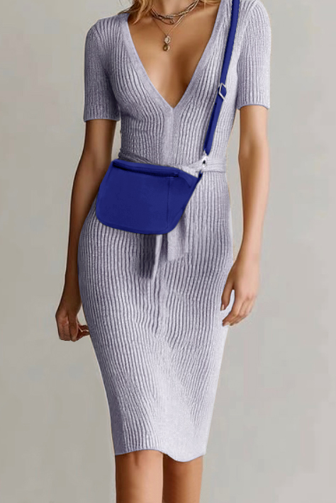 Petit sac à main habillé en cuir bleu électrique - Vue porté