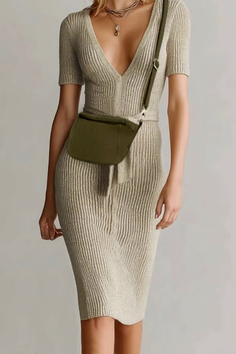 Petit sac à main habillé en cuir vert kaki - Vue porté