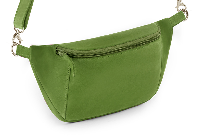 Pochette femme habillée  vert anis pour mariage, cérémonies et soirées. 
            Personnalisation Vue avant - Florence KOOIJMAN