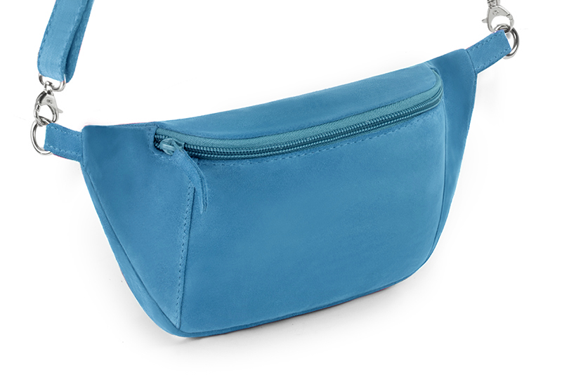 Pochette femme habillée  bleu turquoise pour mariage, cérémonies et soirées. 
            Personnalisation Vue avant - Florence KOOIJMAN