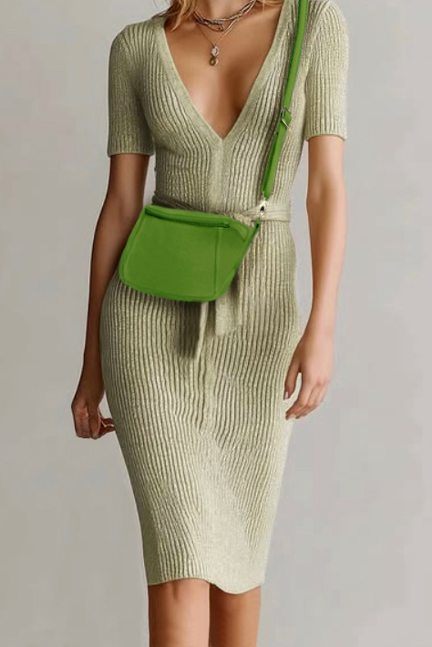 Petit sac à main habillé en cuir vert anis - Vue porté