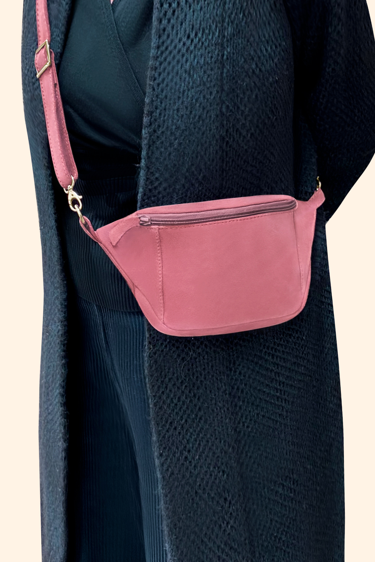 Petit sac à main habillé cuir rose camélia - Vue porté