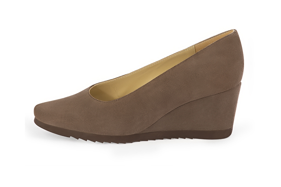 Escarpins marron chocolat. Bout rond. Talon compensé de 6 cm - Vue de profil