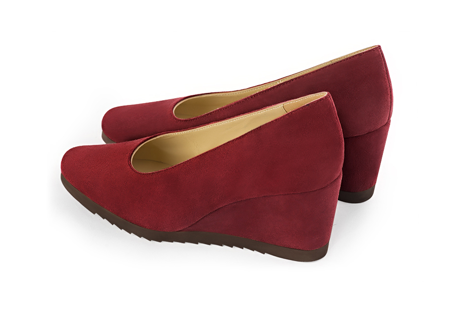 Escarpins rouge bordeaux. Bout rond. Talon compensé de 6 cm - Vue arrière