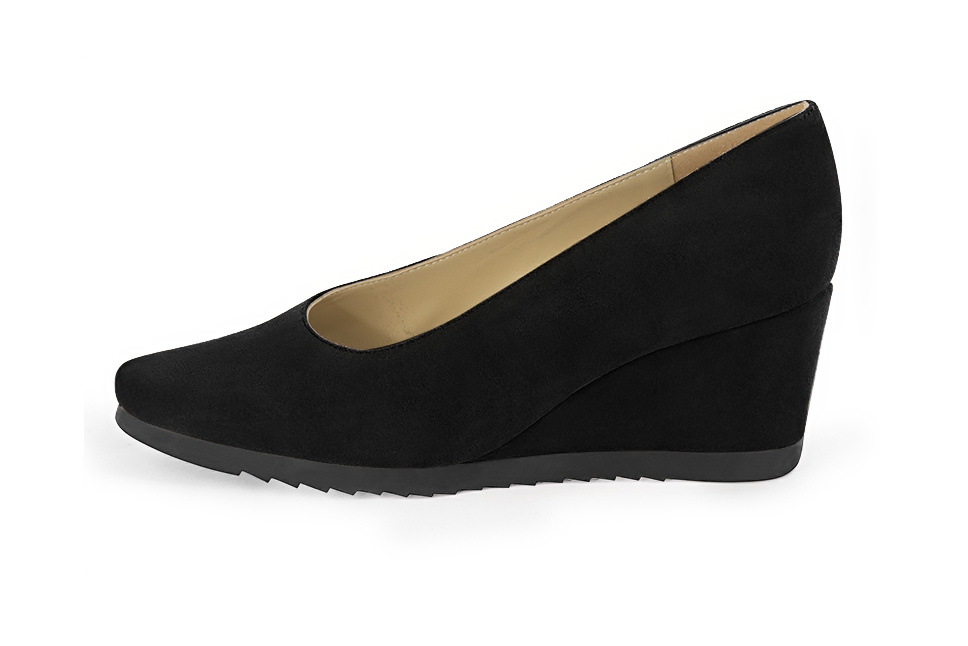 Escarpins noir mat. Bout rond. Talon compensé de 6 cm - Vue de profil