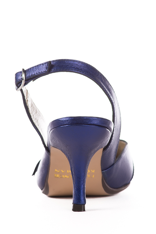 Chaussure femme à brides :  couleur violet améthyste. Bout pointu. Talon haut fin. Vue porté - Florence KOOIJMAN