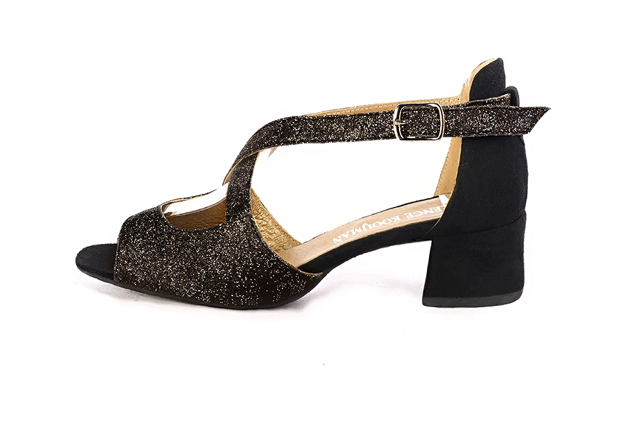 Sandales habillées femme brides croisées arrière fermé en noir brillant et noir mat à talon évasé de 4.5 cm et bout rond - Vue de profil